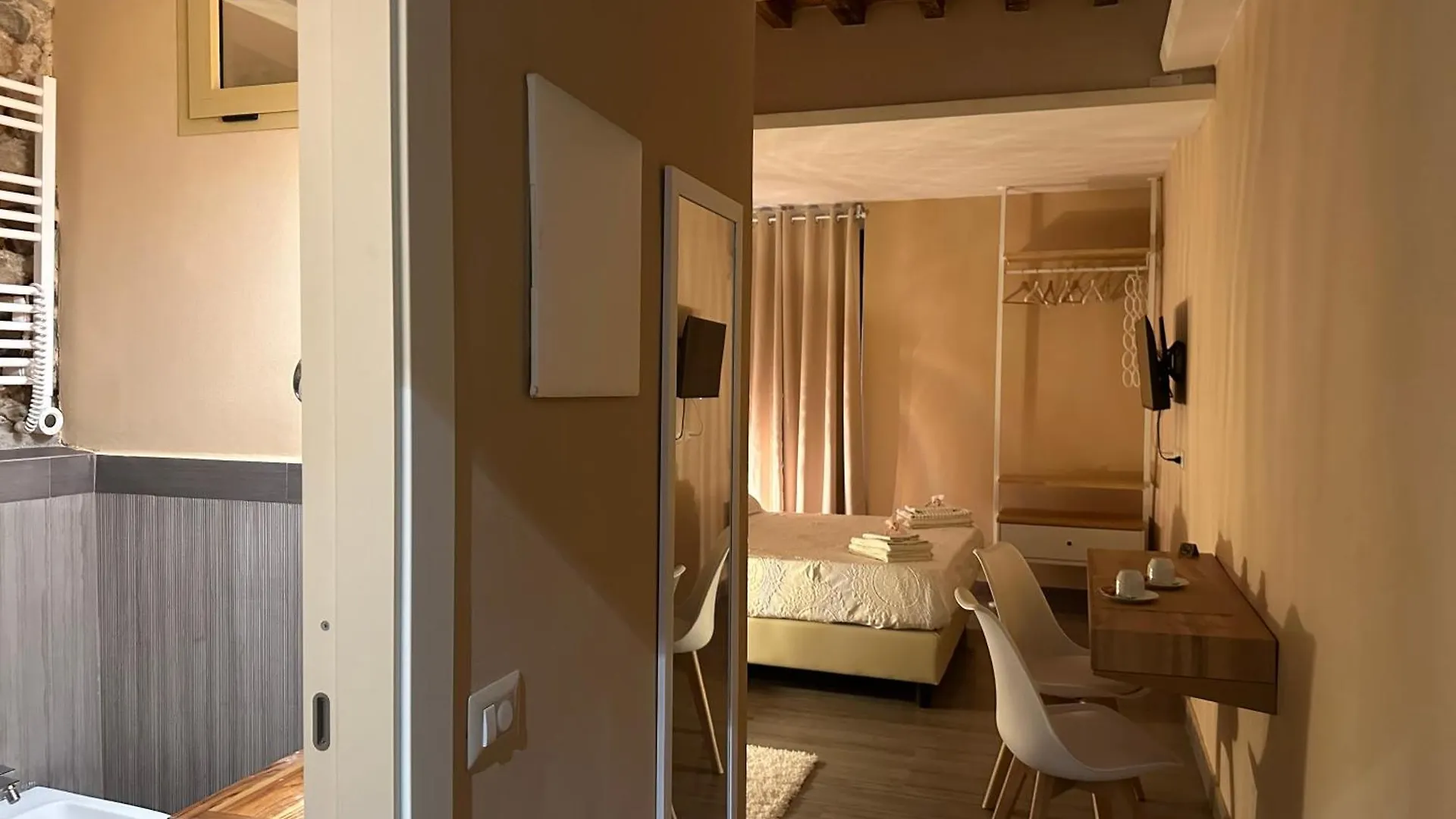 Via Di Mezzo Camere Camera 103 بيتراسانتا بيت ضيافة